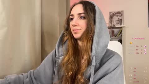 Snapshot of emily_w0w_ chatting on February 2026 07:45:02 PM Lia online show from February 2026 07:45:02 PM