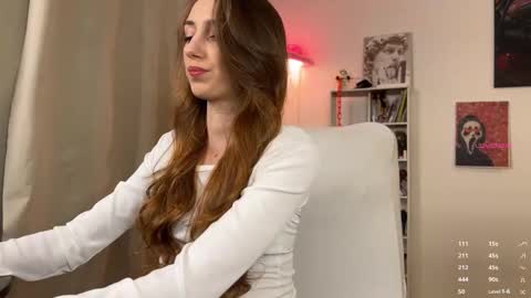 Snapshot of emily_w0w_ chatting on February 2026 05:25:01 PM Lia online show from February 2026 05:25:01 PM