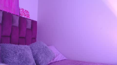 emily_w2 online show from January 2025 03:41:01 AM