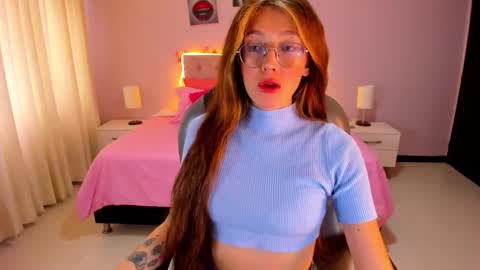 Snapshot of emily_warren__ chatting on February 2026 08:35:02 PM emily_warren__ online show from February 2026 08:35:02 PM