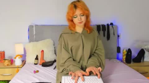 Snapshot of emilyangels chatting on November 2025 11:32:02 AM Baby Emelli online show from November 2025 11:32:02 AM