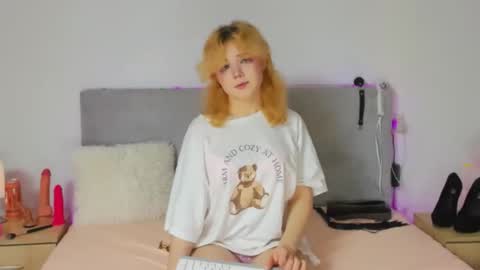 Snapshot of emilyangels chatting on November 2025 07:52:02 AM Baby Emelli online show from November 2025 07:52:02 AM