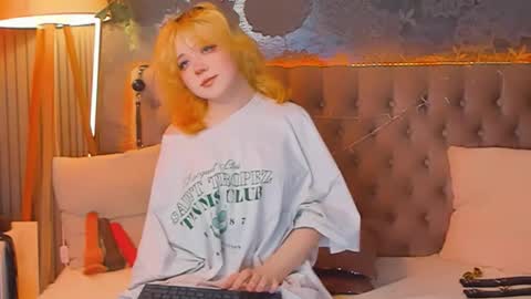 Baby Emelli online show from April 2026 06:00:02 AM