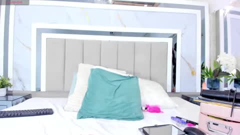 Snapshot of emilyblack_1 chatting on March 2025 01:57:02 PM Emily online show from March 2025 01:57:02 PM