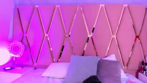 Emily online show from April 2026 01:25:02 AM