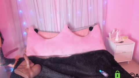 Snapshot of emilybta chatting on December 2024 04:39:02 AM EMILY online show from December 2024 04:39:02 AM