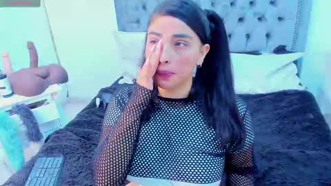 Snapshot of emilybta chatting on February 2025 05:30:01 AM EMILY online show from February 2025 05:30:01 AM