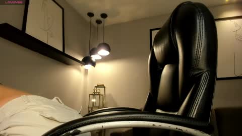 Emily Carter online show from May 2026 10:30:01 AM