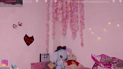 Emily online show from November 2025 03:45:01 PM