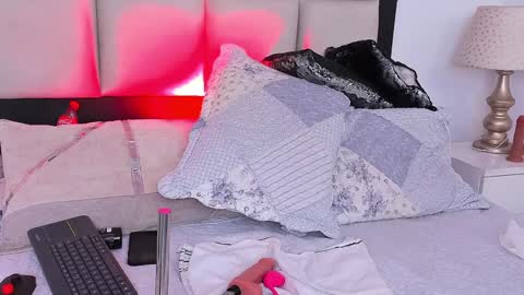 Emily online show from December 2024 01:01:02 AM