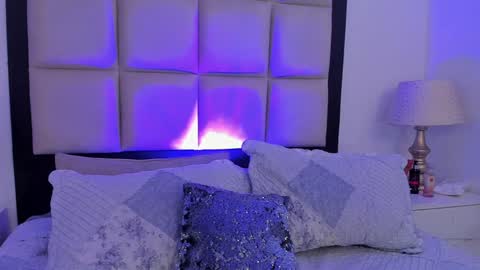 Emily online show from January 2025 09:30:02 PM