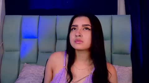 Snapshot of emilygh1_ chatting on July 2026 02:05:01 AM Emily online show from July 2026 02:05:01 AM