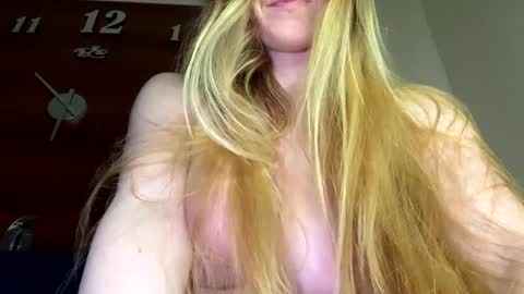 Snapshot of emilygibbes chatting on March 2025 10:05:02 AM emilygibbes online show from March 2025 10:05:02 AM