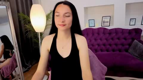 emilygreyy__ online show from June 2026 06:33:02 PM