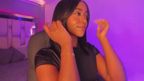 Snapshot of emilyhaan_ chatting on January 2025 07:55:01 PM Emily online show from January 2025 07:55:01 PM