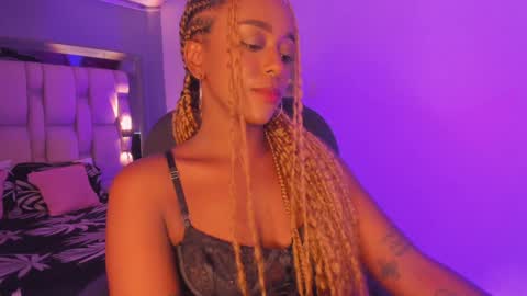 Snapshot of emilyhaan_ chatting on January 2025 07:56:02 PM Emily online show from January 2025 07:56:02 PM