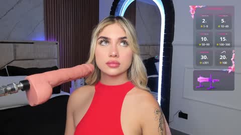 Snapshot of emilyhendrix_ chatting on December 2024 09:43:02 PM Emily Hendrix online show from December 2024 09:43:02 PM