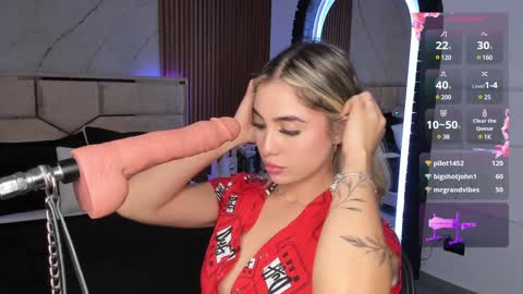 Snapshot of emilyhendrix_ chatting on December 2024 12:44:01 AM Emily Hendrix online show from December 2024 12:44:01 AM