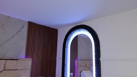 Snapshot of emilyhendrix_ chatting on December 2024 10:34:01 PM Emily Hendrix online show from December 2024 10:34:01 PM