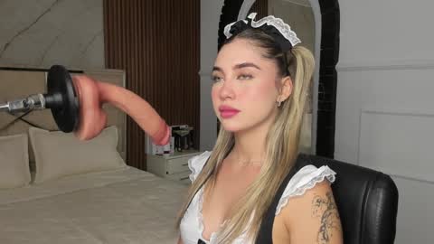 Snapshot of emilyhendrix_ chatting on January 2025 07:35:01 PM Emily Hendrix online show from January 2025 07:35:01 PM