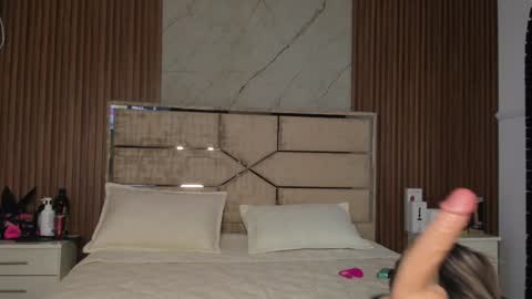 Snapshot of emilyhendrix_ chatting on January 2025 11:46:01 PM Emily Hendrix online show from January 2025 11:46:01 PM