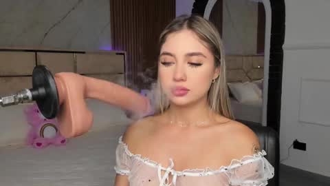 Snapshot of emilyhendrix_ chatting on March 2025 07:39:01 PM Emily Hendrix online show from March 2025 07:39:01 PM