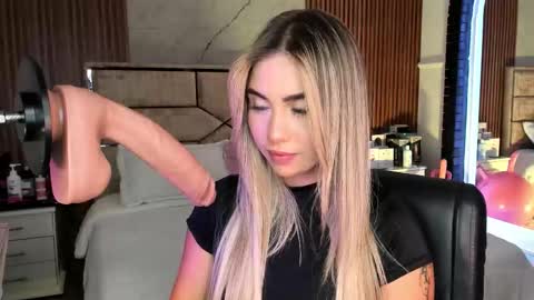 Snapshot of emilyhendrix_ chatting on September 2025 08:21:02 PM Emily Hendrix online show from September 2025 08:21:02 PM