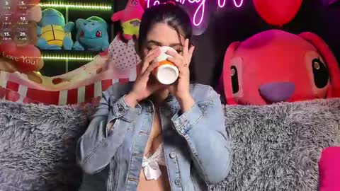 Snapshot of emilyjhonson_1 chatting on February 2025 01:35:02 PM Emily Jhonson online show from February 2025 01:35:02 PM