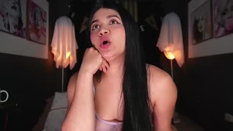 Snapshot of emilyjhonson_1 chatting on November 2025 01:35:02 PM Emily Jhonson online show from November 2025 01:35:02 PM