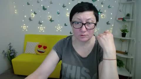 Snapshot of emilyl0vee chatting on March 2026 06:55:02 PM Emily online show from March 2026 06:55:02 PM