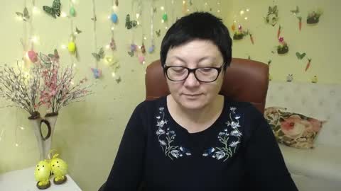 Snapshot of emilyl0vee chatting on April 2026 05:30:01 AM Emily online show from April 2026 05:30:01 AM