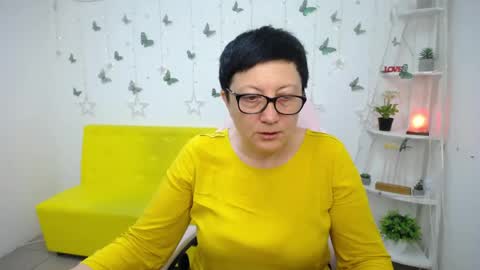 Snapshot of emilyl0vee chatting on May 2026 05:08:01 PM Emily online show from May 2026 05:08:01 PM