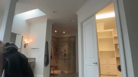 emilyparkerrr online show from February 2026 08:09:02 PM