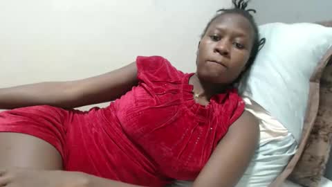 Emilly online show from May 2026 07:44:02 PM