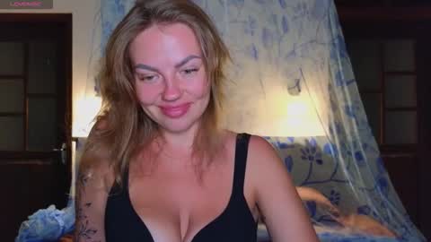 Snapshot of emilyrobbie chatting on January 2026 04:56:02 PM Emily Robbie online show from January 2026 04:56:02 PM