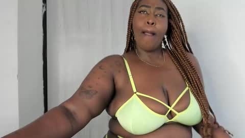 Snapshot of emilyrojas chatting on September 2025 12:05:02 PM emilyrojas online show from September 2025 12:05:02 PM