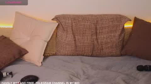 Snapshot of emilytrays chatting on January 2025 06:56:01 AM Emily wish-list online show from January 2025 06:56:01 AM