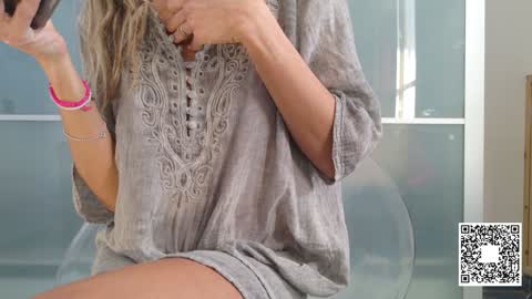 Emily ----  online show from January 2025 08:43:01 AM