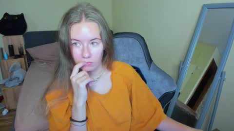 Emily online show from September 2025 09:10:02 AM