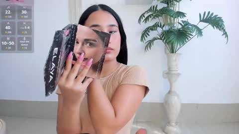 Snapshot of emilyy_kim chatting on December 2025 07:18:01 PM emilyy_kim online show from December 2025 07:18:01 PM