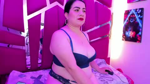 Emilyy Moon online show from June 2026 03:46:01 AM