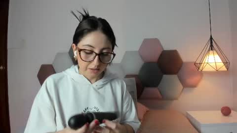 Emilyy Watson online show from June 2026 12:07:01 PM