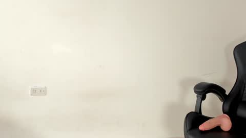 Snapshot of emma_980 chatting on December 2024 03:00:02 PM emma online show from December 2024 03:00:02 PM