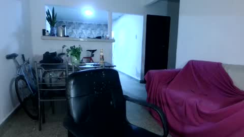 emma______1996 online show from June 2026 09:56:02 AM