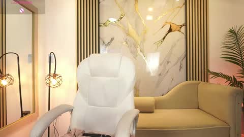 emma__walkerr_ online show from May 2026 07:41:01 PM