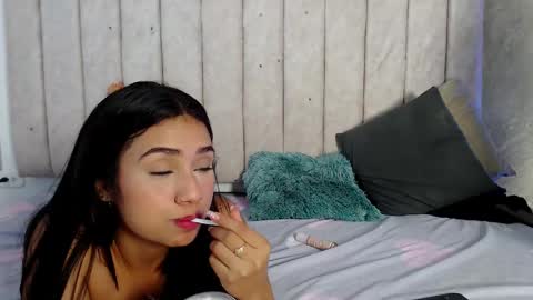 emma_and_aysha online show from March 2025 05:39:02 PM