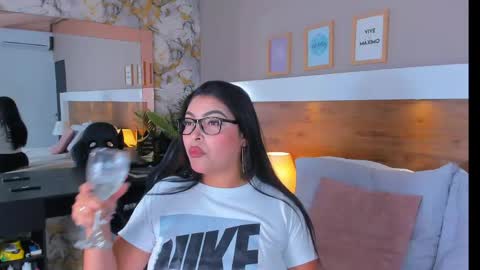 Emma  online show from April 2026 06:16:02 AM