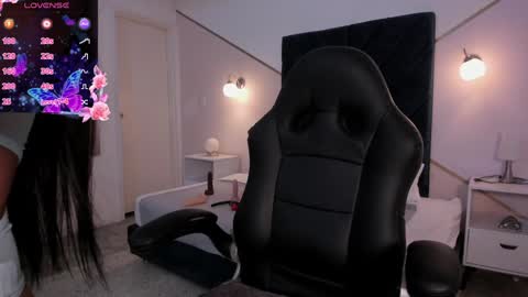 Snapshot of emma_carterr1 chatting on January 2025 10:16:02 PM pau online show from January 2025 10:16:02 PM