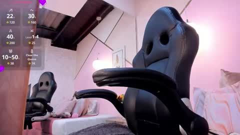 Snapshot of emma_carterr1 chatting on February 2025 11:00:02 PM pau online show from February 2025 11:00:02 PM