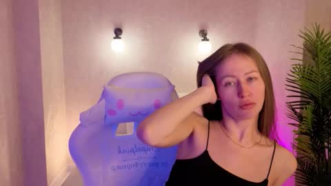 Bella online show from December 2025 01:32:02 AM